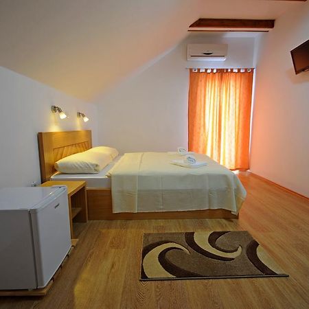 Guest House Korita Grabovac  Ngoại thất bức ảnh